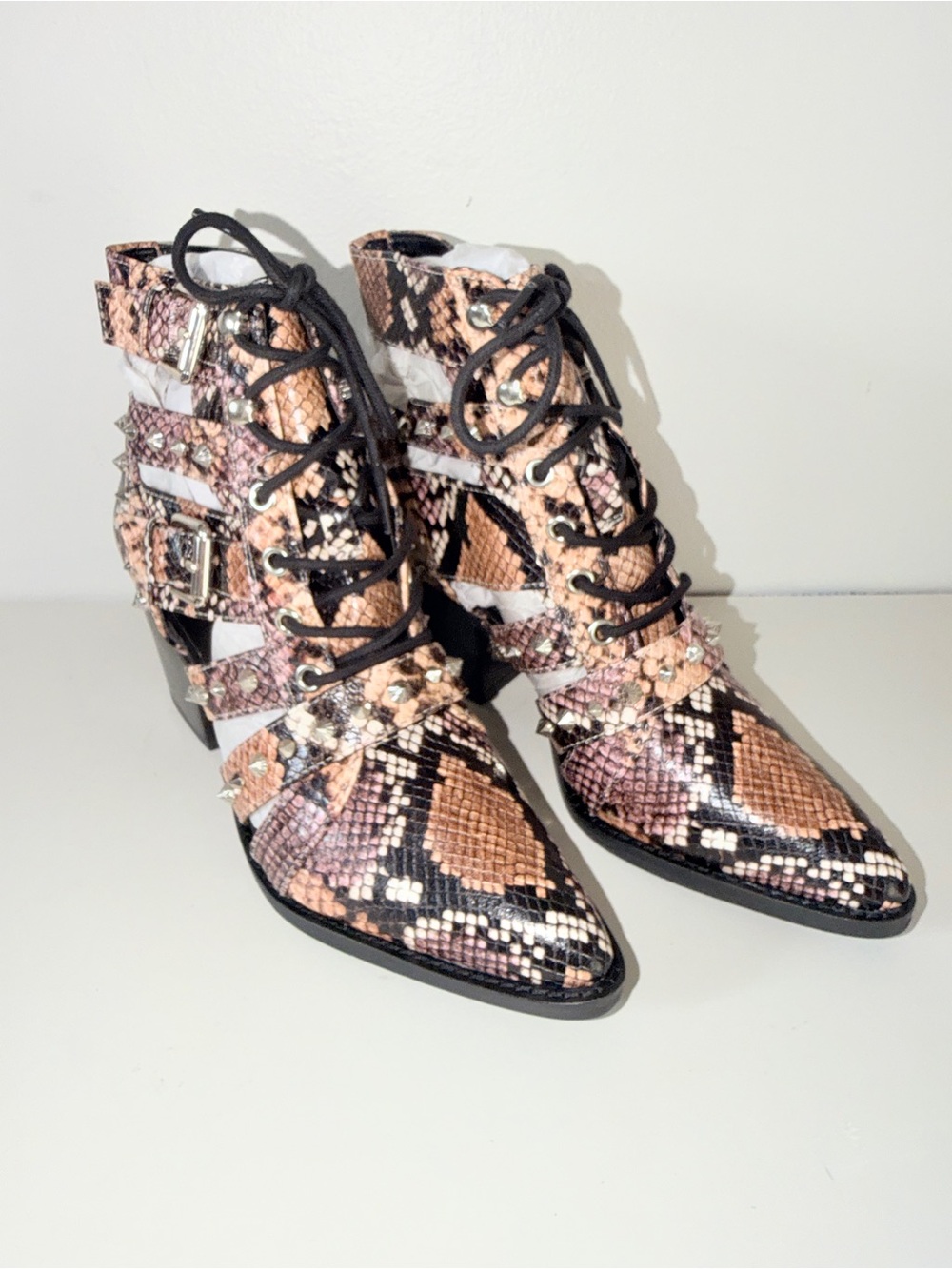 Sam Edelman Elana, Peach & Tan Snake-Print Lace-Up Ankle Boots with Spikes. Sz 6